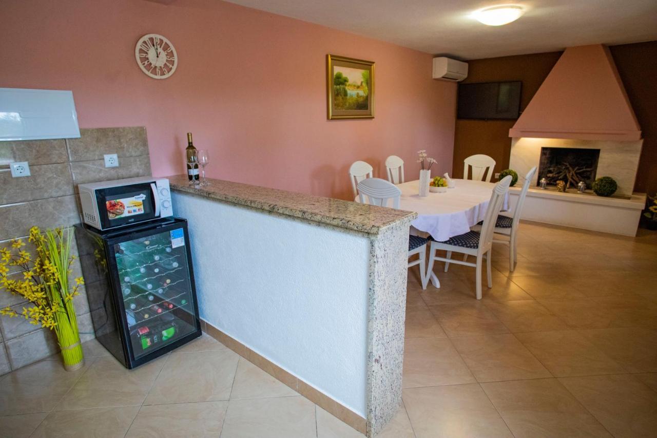Opg Villa Meri Pucisca Bagian luar foto