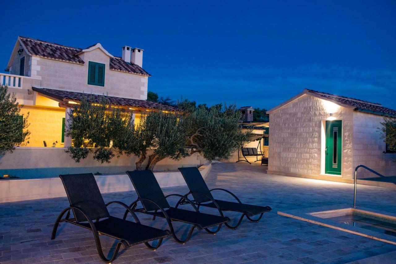 Opg Villa Meri Pucisca Bagian luar foto